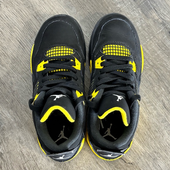 Air Jordan 4 Retro Thunder | Boys 3Y
| Black Yellow | VGUC - Picture 7 of 8